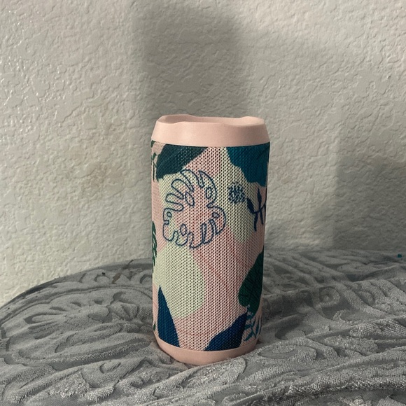 Floral Patterned Portable Speaker - Picture 1 of 2